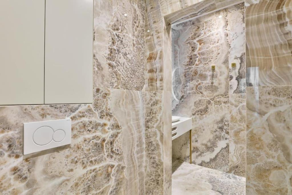 Апартаменты Luxurious & Peaceful - Near Le Marais - With Ac Париж Экстерьер фото
